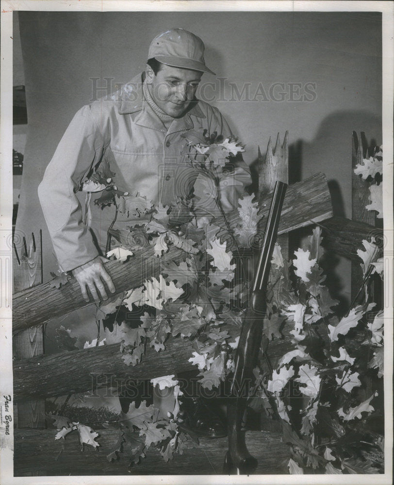 1953 Press Photo George Menard,emcee of Farmtown USA - Historic Images