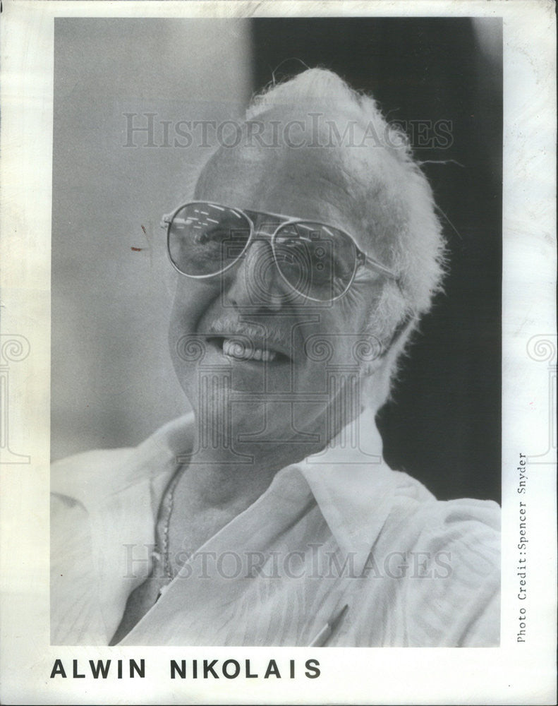 1983 Press Photo Alwin Nikolas Gave Lecture Demonstrations At Northwestern Unive - Historic Images