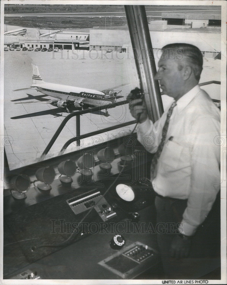 1955 Press Photo George H. Niles, Civil Aeronautics chief controller - Historic Images