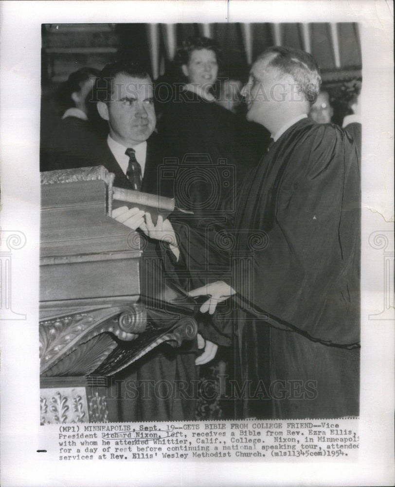 1954 Press Photo VP Richard Nixon and Rev Ezra Ellis - Historic Images