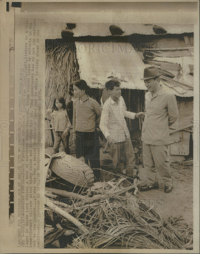 1970 Press Photo South Vietnam President Nguyen Van Thieu Xuyen Long Tour - Historic Images