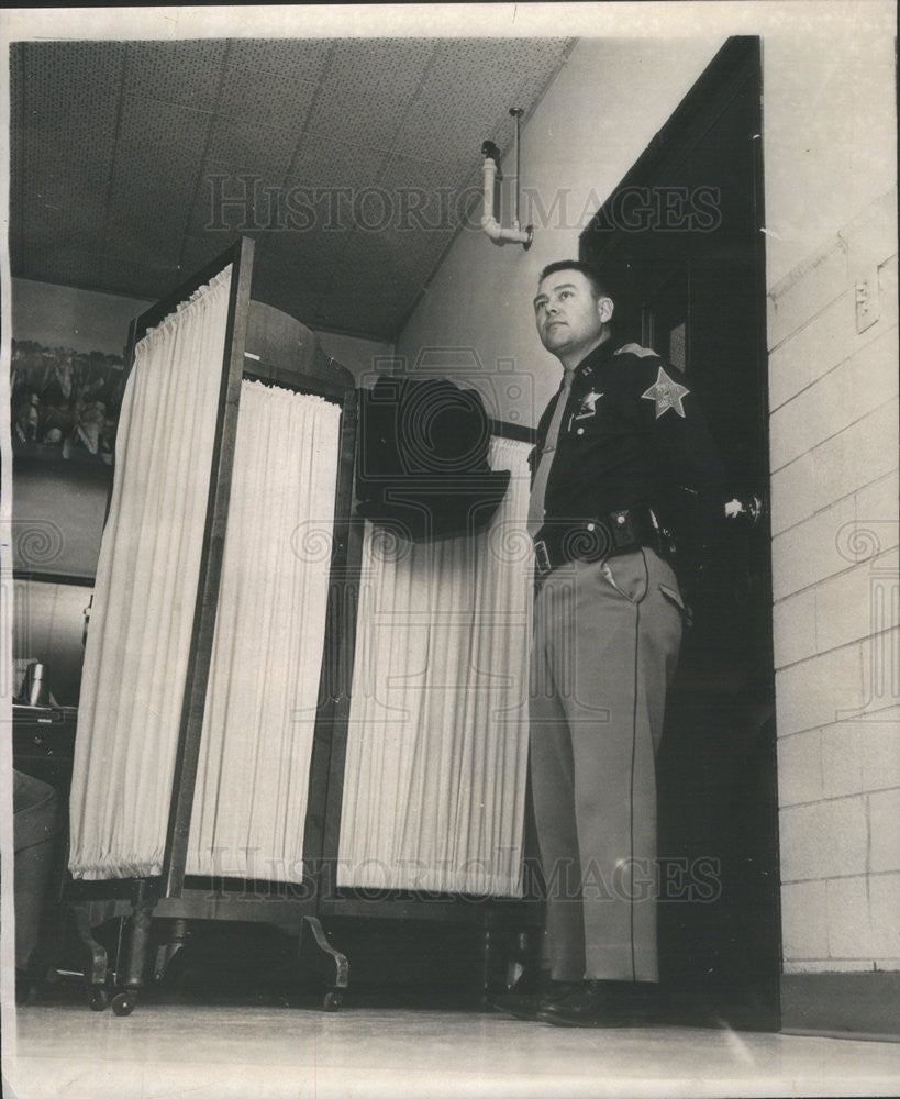 1967 Press Photo Captain Rodger Nickell/Police/Henry M. Gargano Shooting - Historic Images