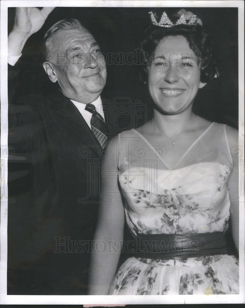 1959 Press Photo Dan Ryan Irishman of the year and Margaret Melaniphy - Historic Images