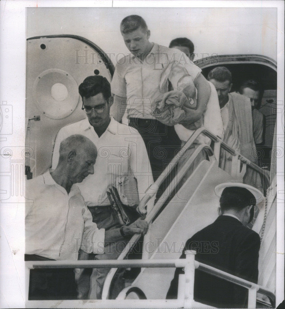 1962 Press Photo Capt Gordon S patton leads 7 American treasure hunters - Historic Images