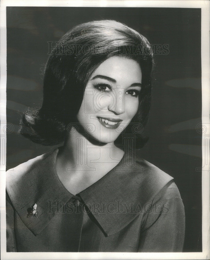 1965 Press Photo Actress Julie Payne, &quot;Miss Bishop&quot; - Historic Images