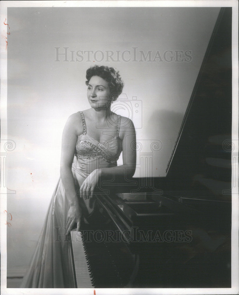 1956 Press Photo British pianist Moura Lympany. - Historic Images