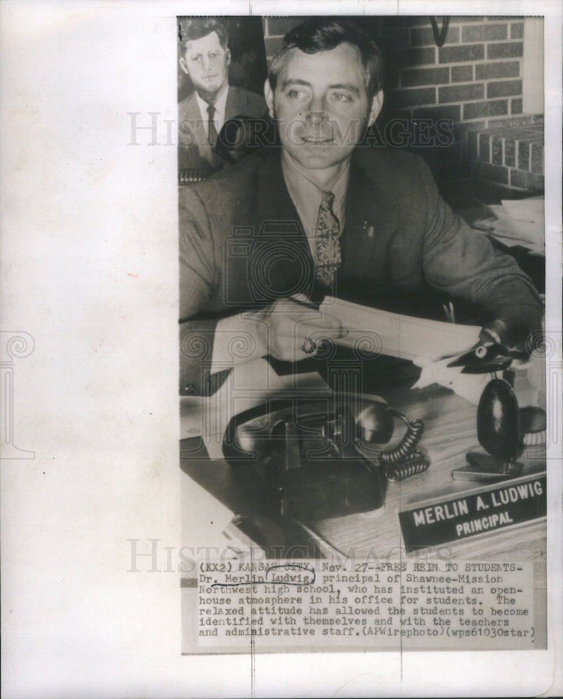 1970 Press Photo Dr. Merlin A. Ludwig, principal of Shawnee-Mission High School - Historic Images