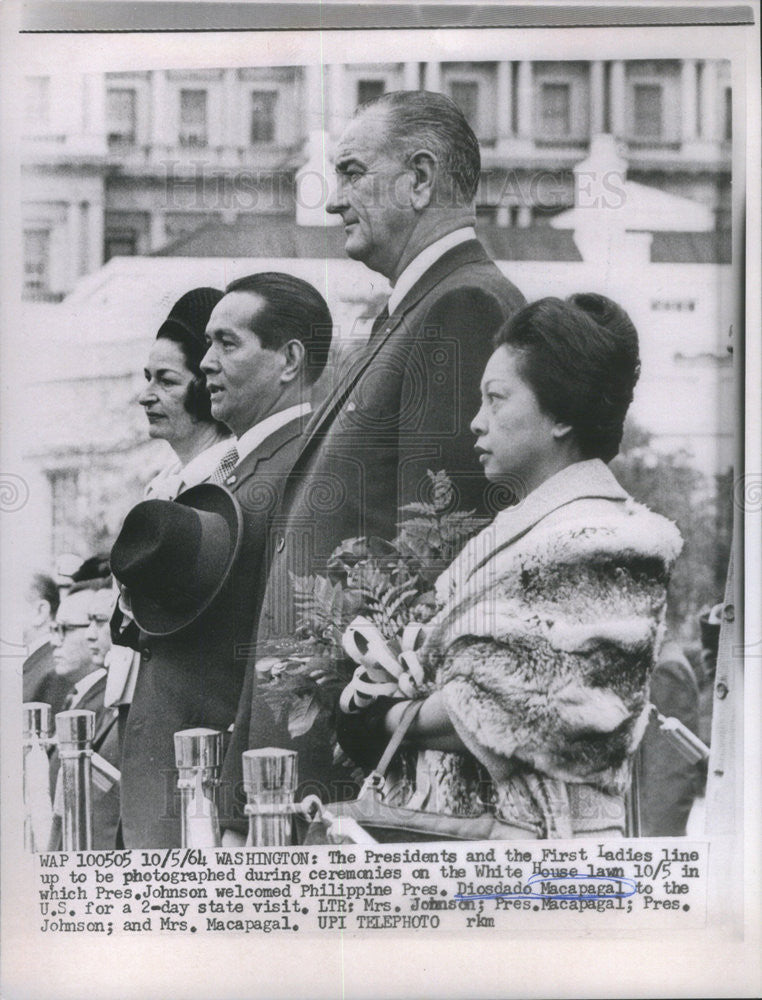 1964 Press Photo President Johnson First Lady Ceremony White House Lawn - Historic Images