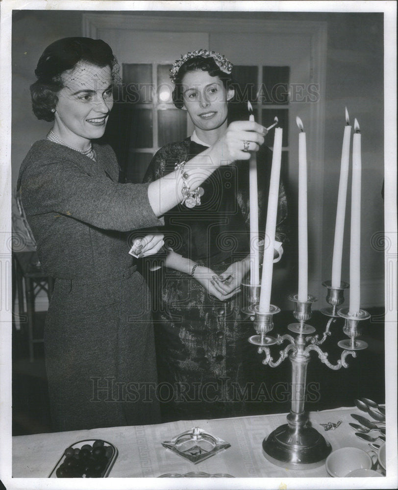 1954 Press Photo Louise Lyman Mrs Raymond Fink Society Sacred Heart Edgewater - Historic Images