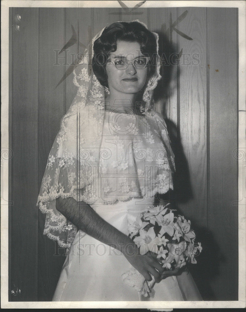 Press Photo Mrs. Ronald Piddington/Wedding Dress - Historic Images