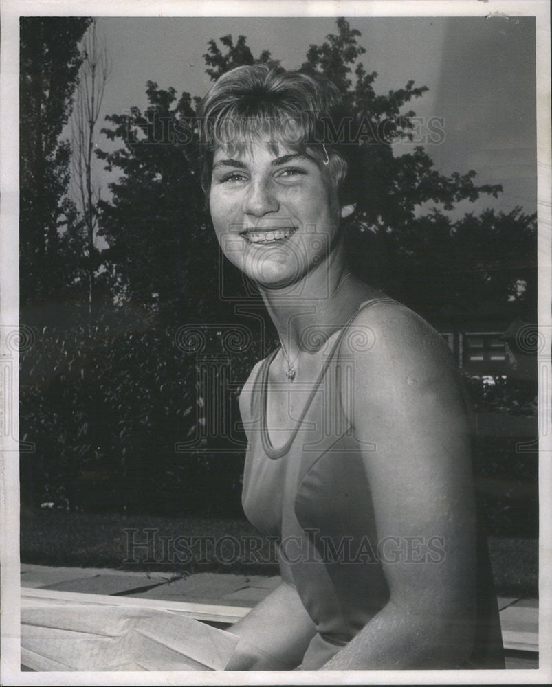 1962 Press Photo High School Swimmer Laurie Nischke Visits Brazil - Historic Images