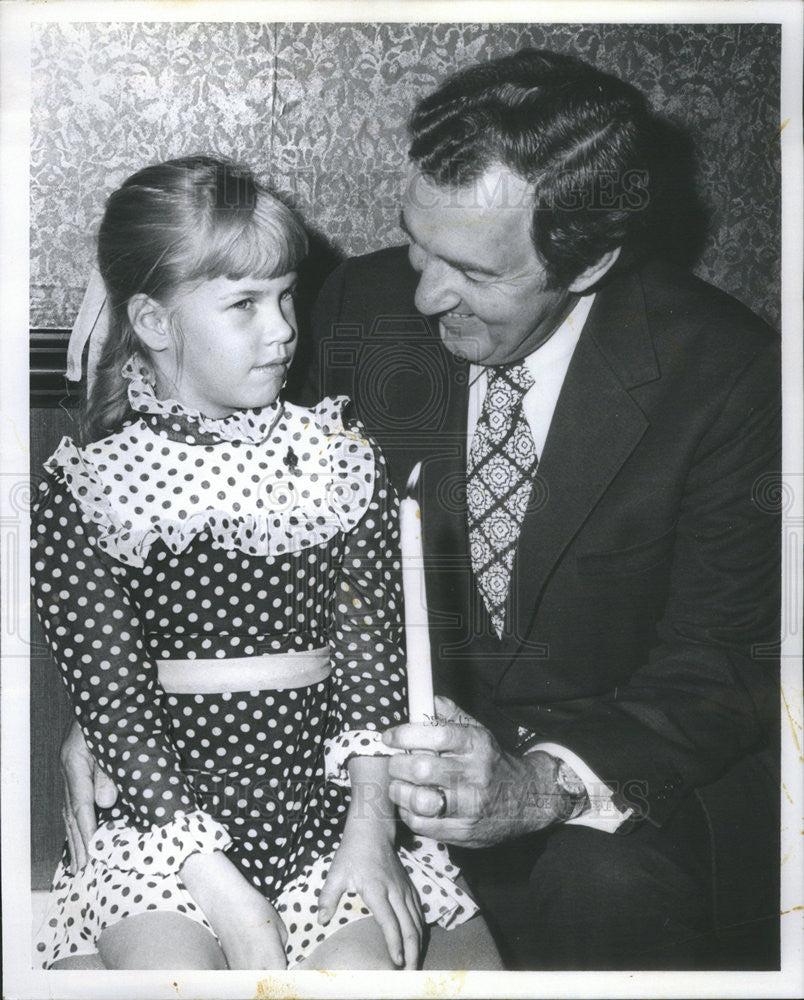 1972 Press Photo Natl poster child for Epilepsy Diana  Nielsen and Sen Ed Muskie - Historic Images