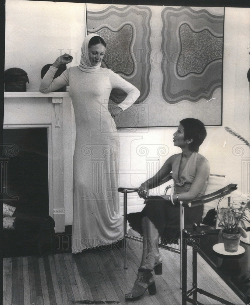 1972 Press Photo Designer Noriko Nischi with Model Zsuzsanne - Historic Images