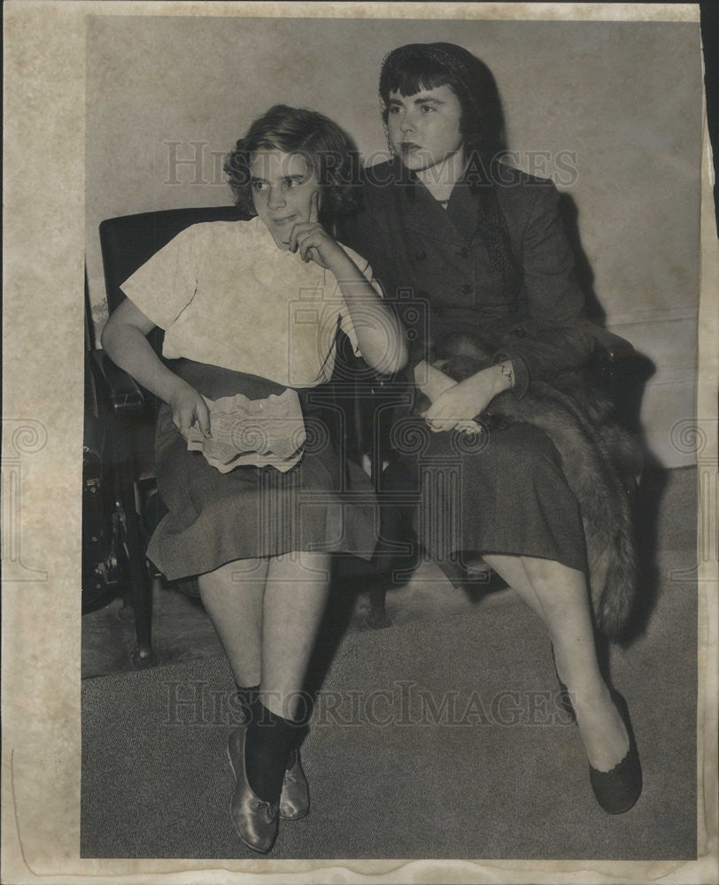 1950 Press Photo Ruth McKenna Teaches At Goethe School With Sally Schillo - Historic Images