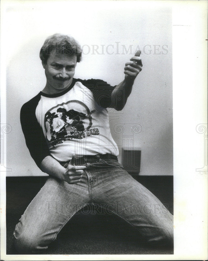 1983 Press Photo Air Guitarist John McKenna - Historic Images