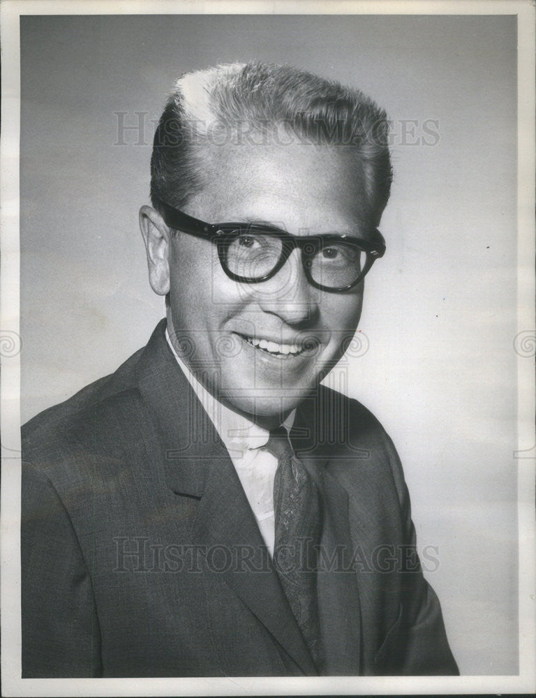 1966 Press Photo Allen Ludden Password Host - Historic Images