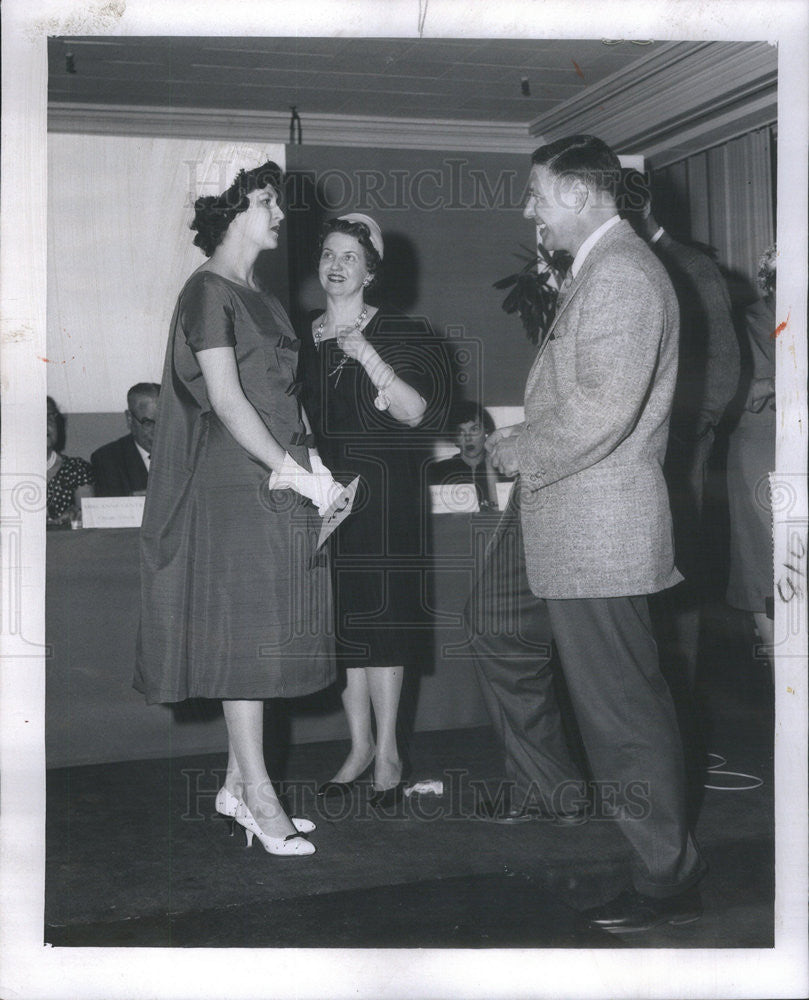 1958 Press Photo Jack Mabley Columnist Reporter Peg Zwecker Fashion Editor - Historic Images