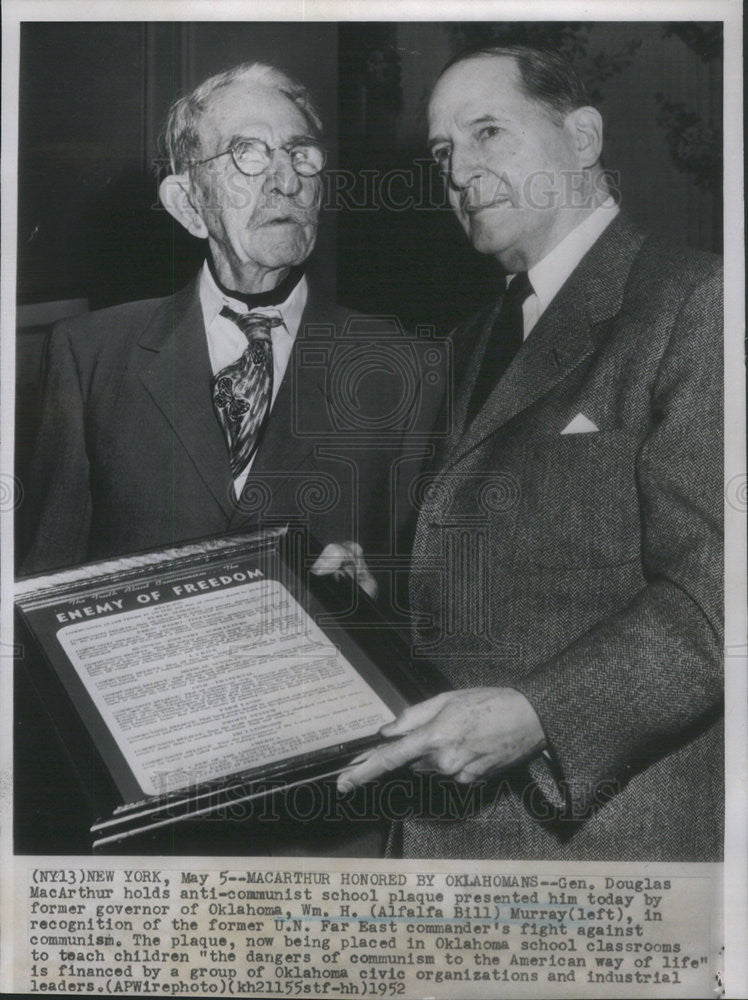 1962 Press Photo Gen. Douglas MacArthur with William Murray of Oklahoma - Historic Images