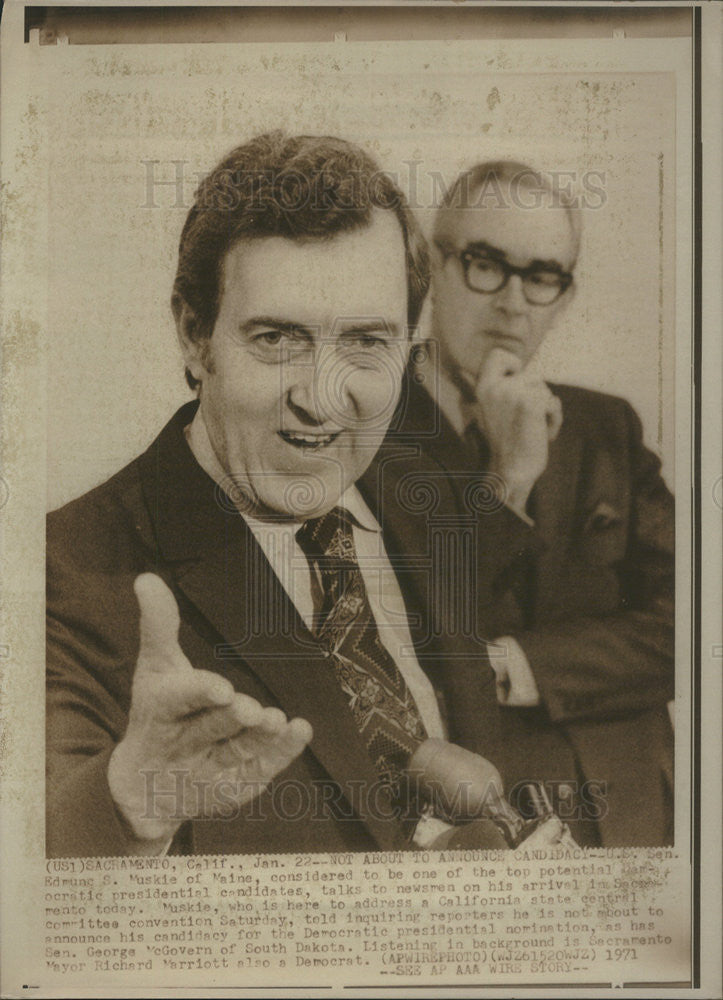 1971 Press Photo Senator Edmund Muskie Sacramento Mayor Richard Marriott - Historic Images