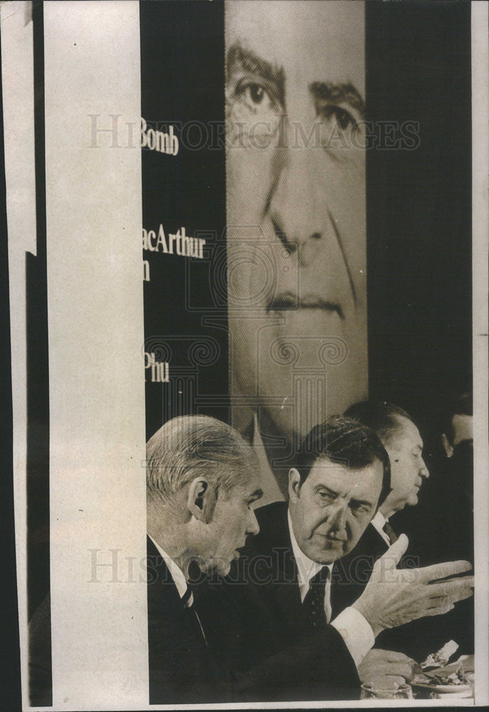 1970 Press Photo Senator Edmund Muskie Maine Bayard E. Sawyer Drake Hotel - Historic Images