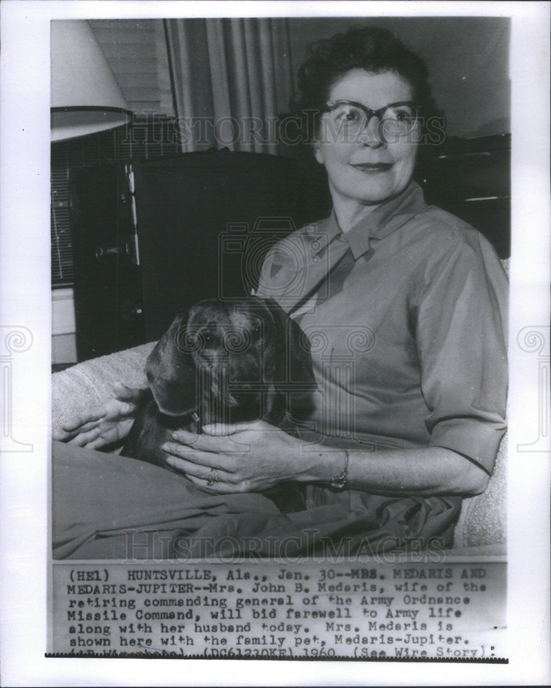 1960 Press Photo Mrs John B Medaris Bids Farewell Army Life - Historic Images