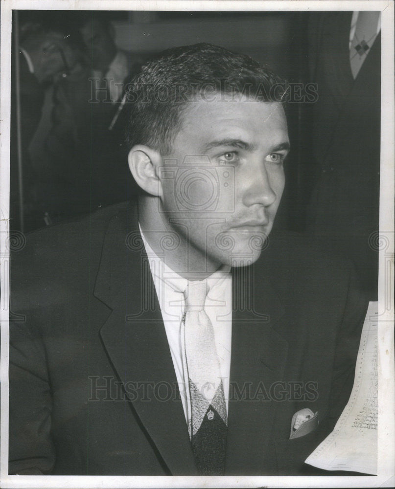 1954 Press Photo Criminal Courts Embezzlement Roger McKee Highland Park - Historic Images