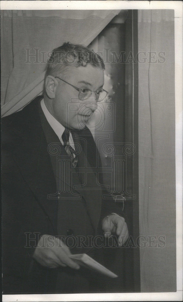 1942 Press Photo Raymond McKenna candidate for senator - Historic Images