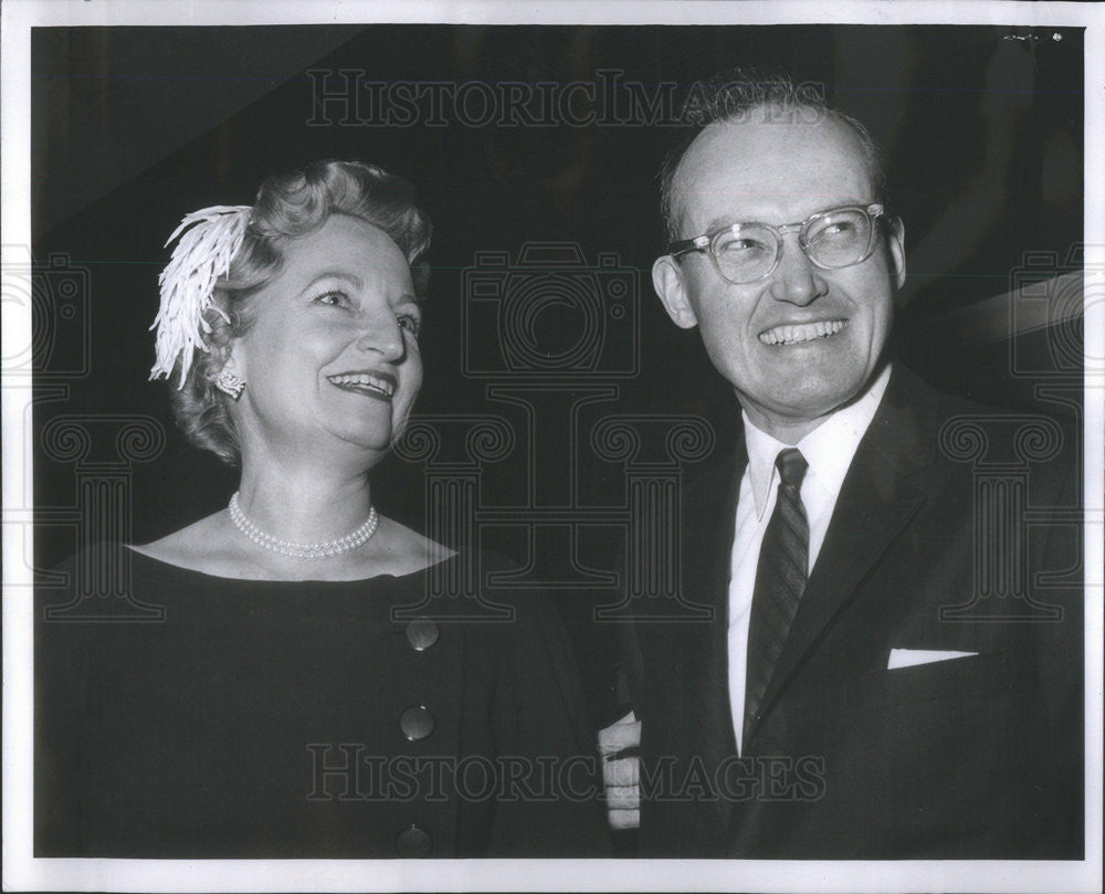 1960 Press Photo Lawyer Rudy L. Ruggles - Historic Images