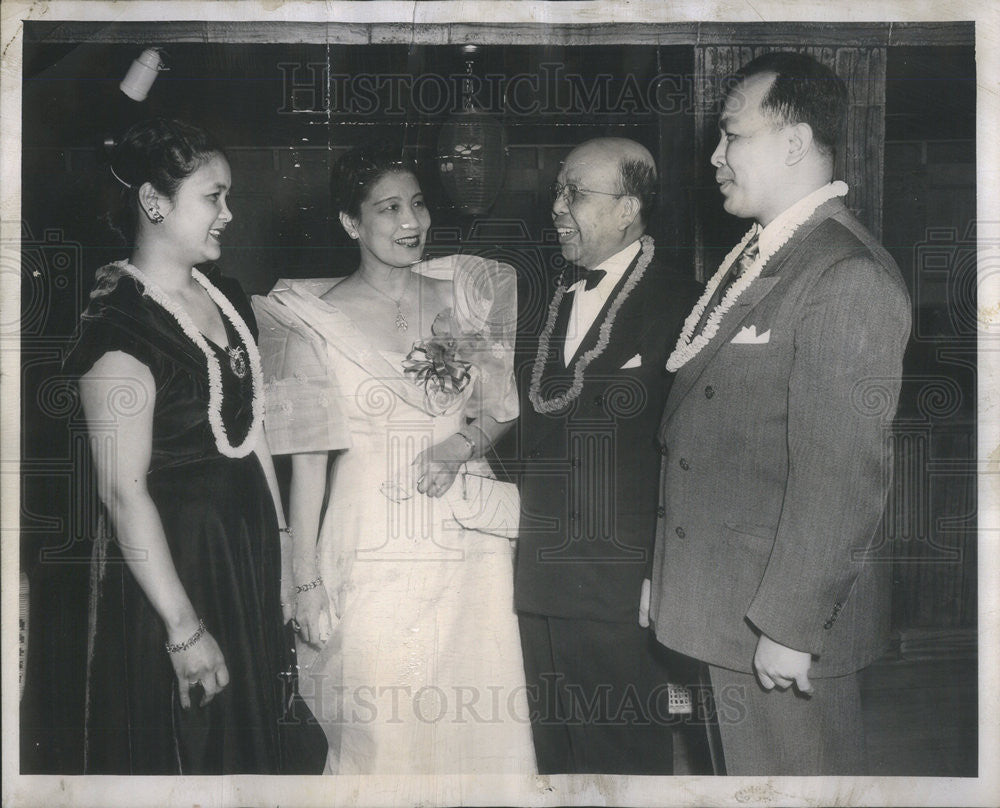 1953 Press Photo Rosario Pena, Francesca Ruiz, Dr Leopoldo Ruiz &amp; Pablo Pena - Historic Images