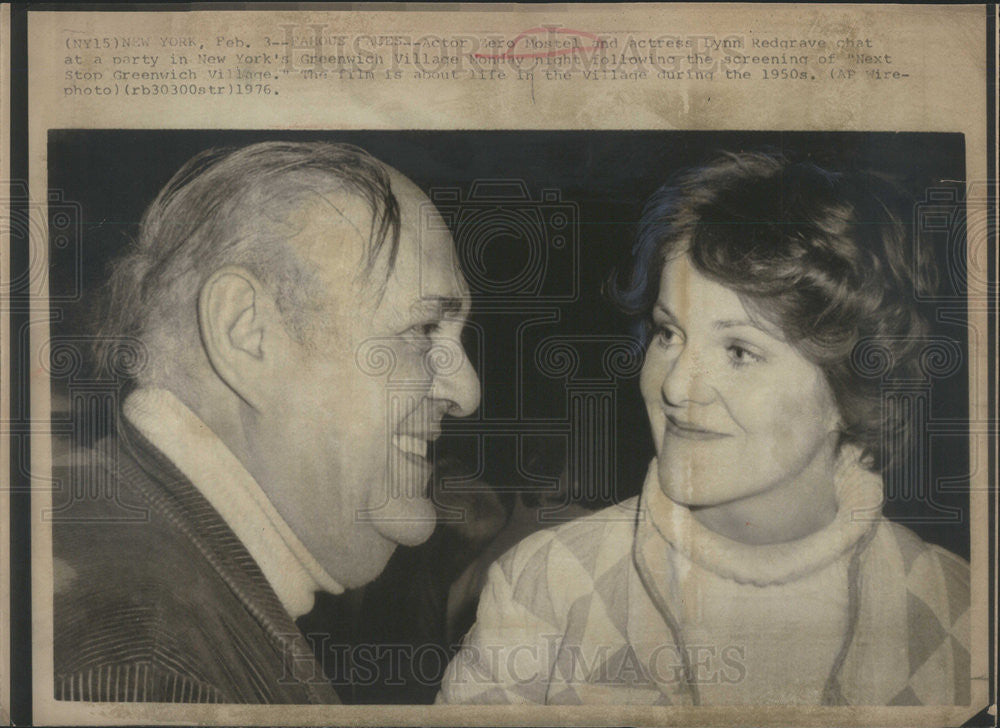 1976 Press Photo Actor Comedian Zero Mostel Actress Lynn Redgrave Chat - Historic Images