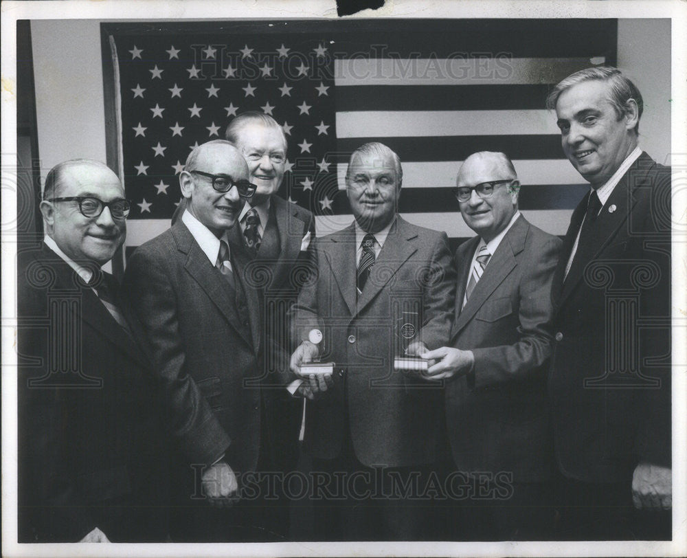1974 Press Photo Judge Richard Samuels - Historic Images