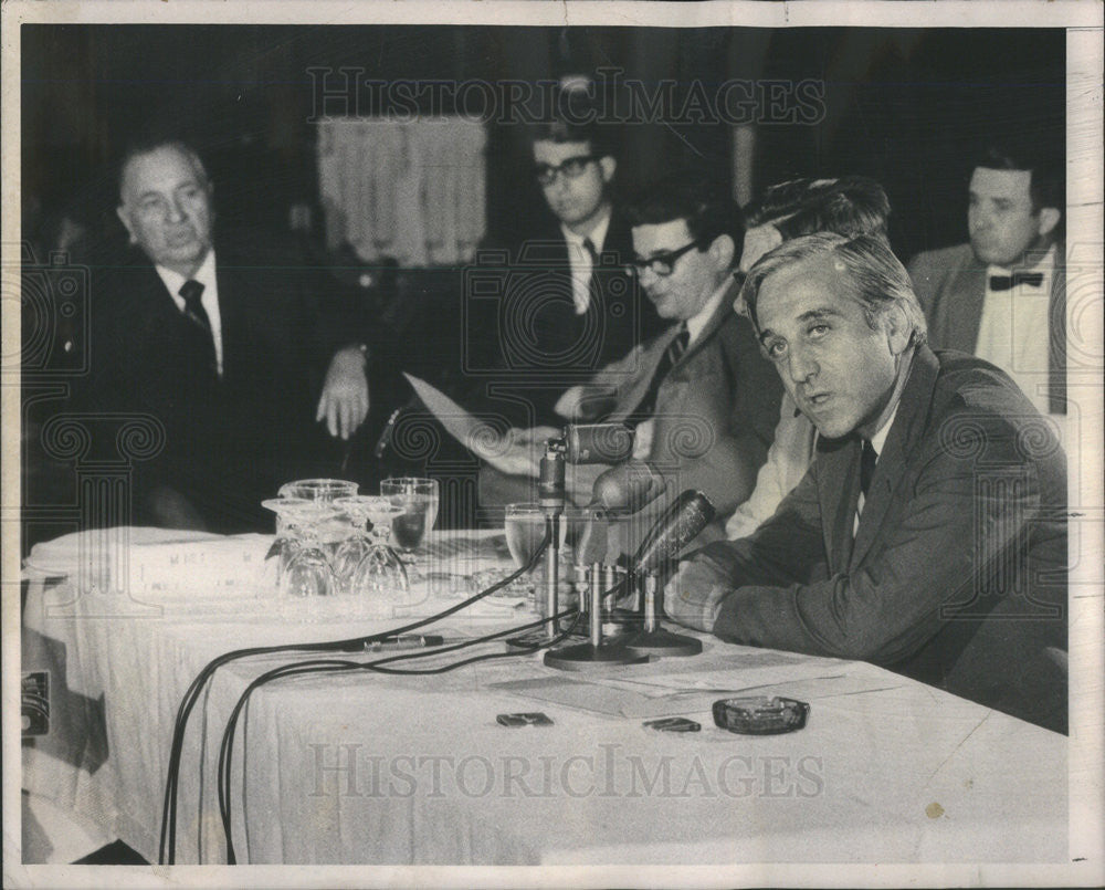 1968 Press Photo Congressional Hearing Witness Howard Samuels Chicago - Historic Images