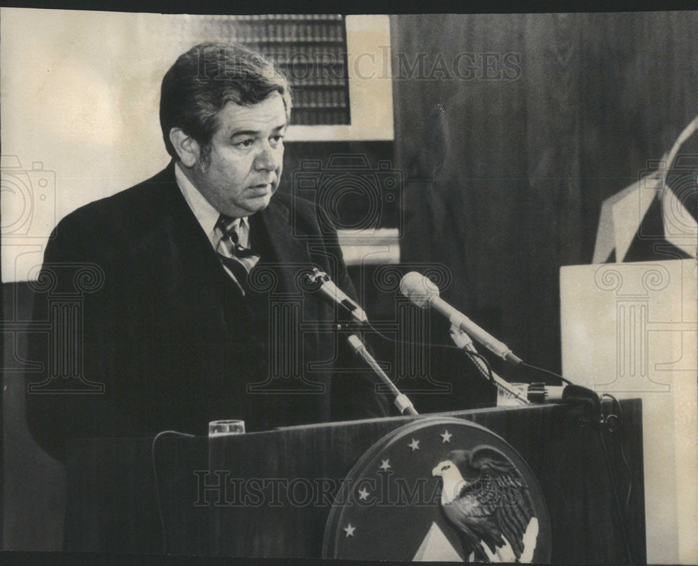 1973 Press Photo Administrator Arthur F. Sampson - Historic Images