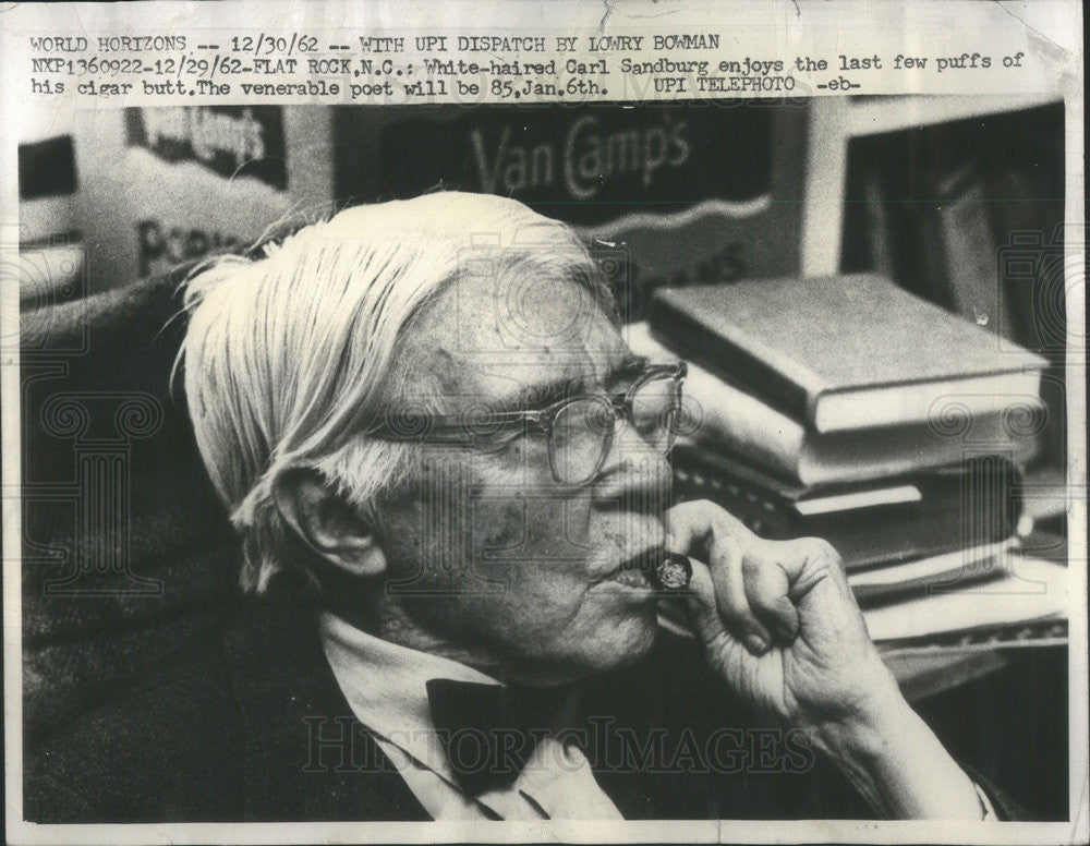 1962 Press Photo Poet Carl Sandburg Smoking Cigar Before 85th Birthday - Historic Images