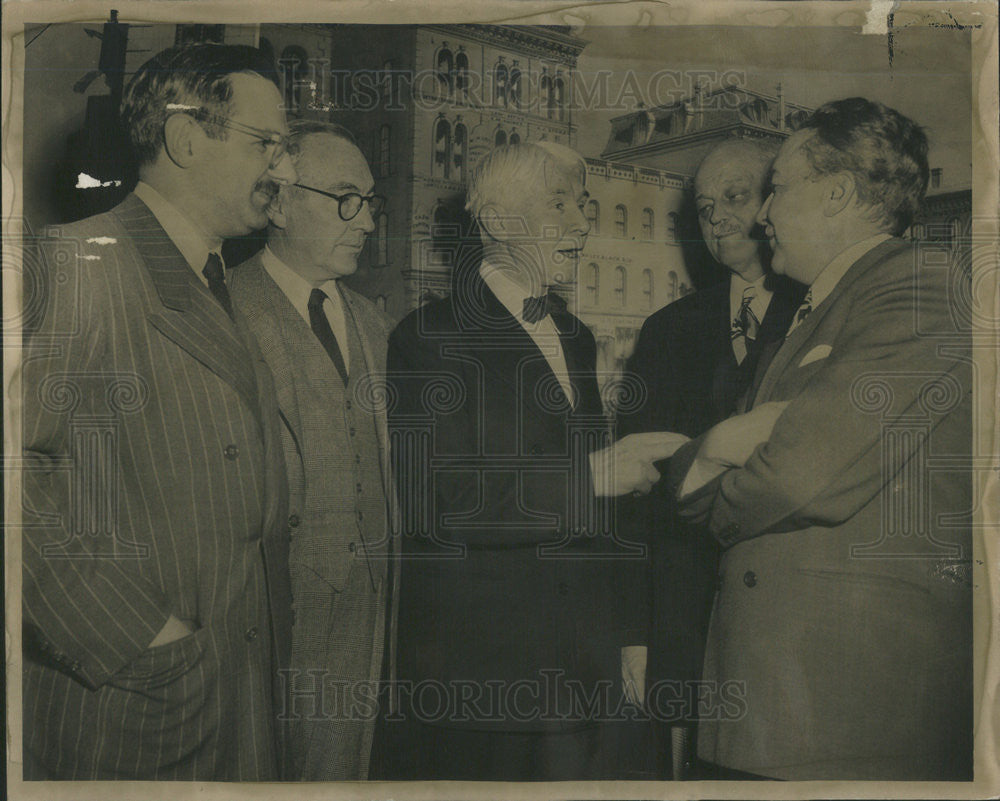 1948 Press Photo American Poet Carl Sandburg at 70th Birthday party - Historic Images