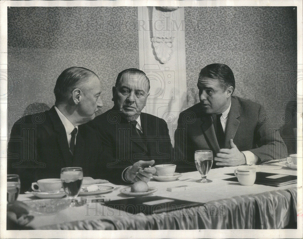 1965 Press Photo Speaker on war &amp; poverty R. Sargent Shriver Jr., - Historic Images