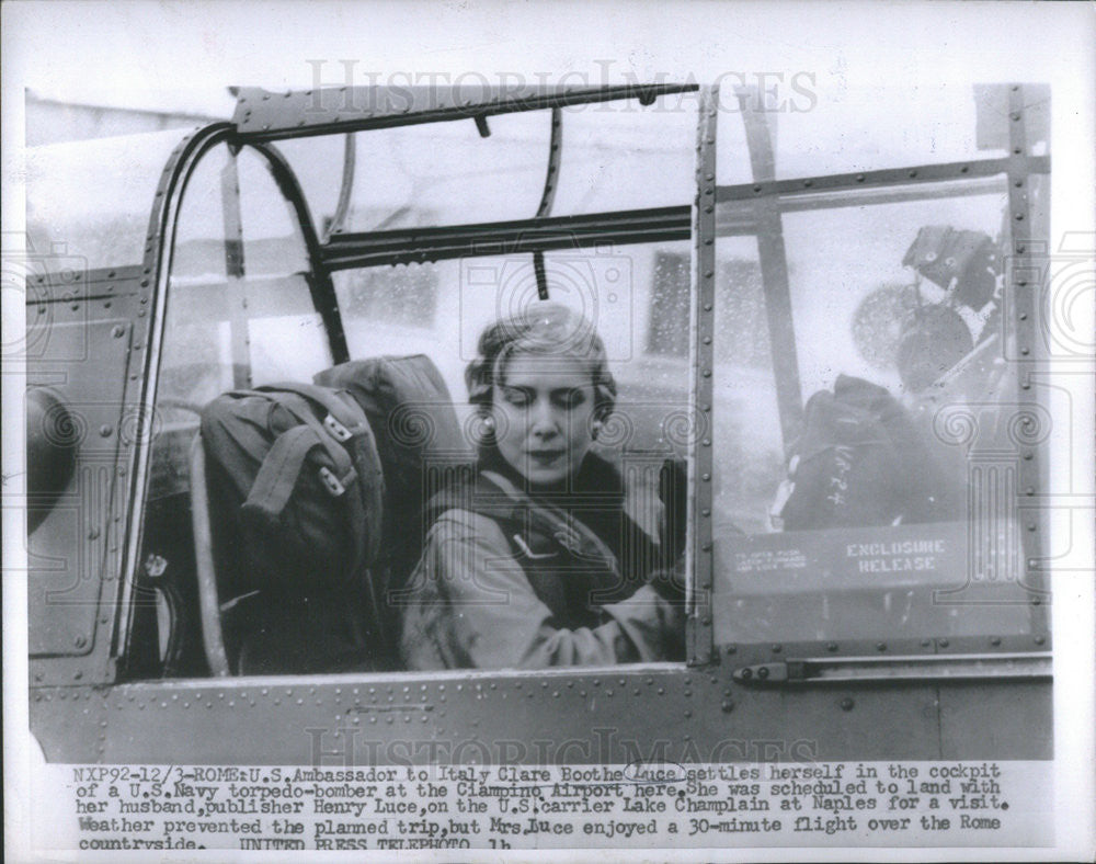 1956 Press Photo US Amb to Italy Clare Boothe Luce in a Navy Torpedo-Bomber - Historic Images