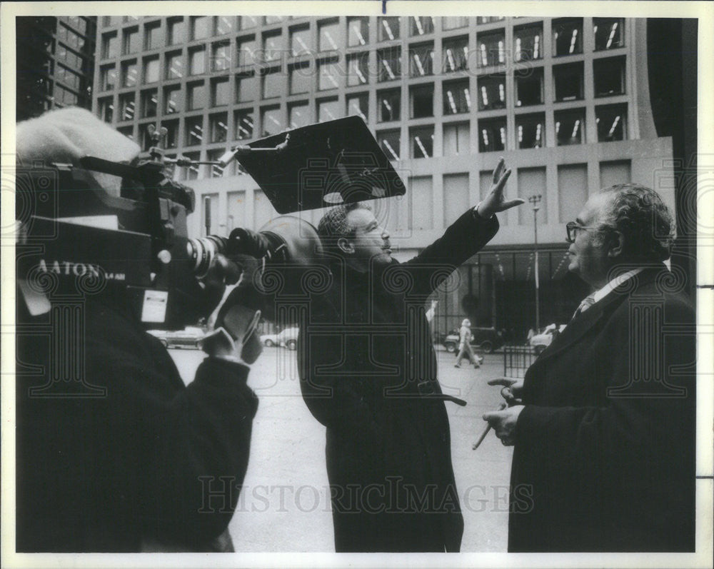 1984 Press Photo Allan Albert Directing Joseph Tolitano - Historic Images