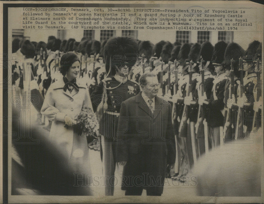 1974 Press Photo President Tito Of Yugoslavia Tours Denmark&#39;s Kronborg Castle - Historic Images