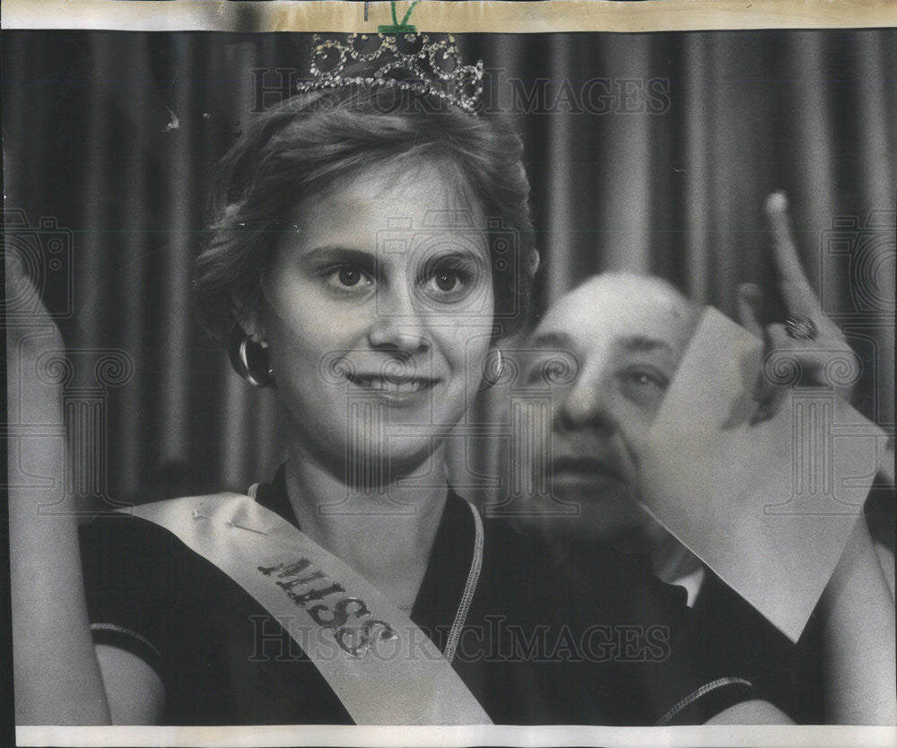 1974 Press Photo Ruta Nainys Chicago Folk Fair Queen - Historic Images