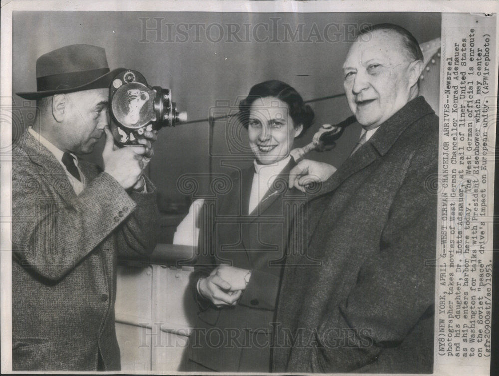 1953 Press Photo West German Chancellor Konrad Adenauer and daughter - Historic Images