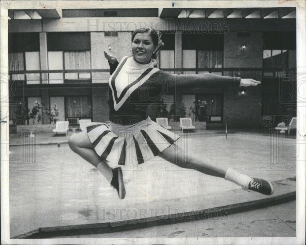 1973 Press Photo Charlann Sandberg Miss Nationwide Cheerleader Winner - Historic Images