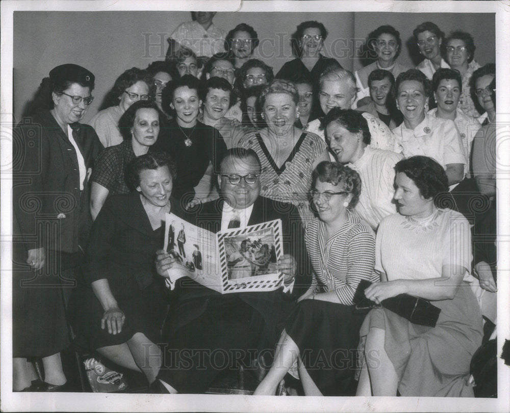 1958 Press Photo Radio Personality Sig Sakowicz - Historic Images