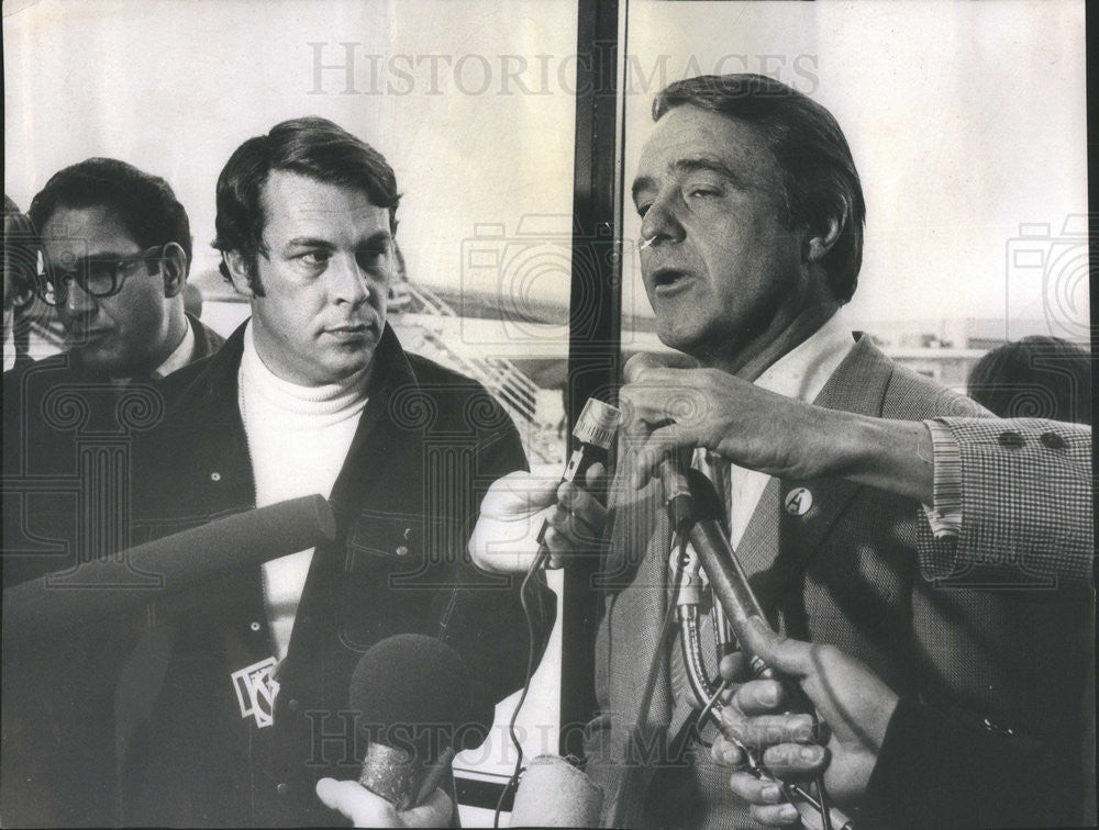 1972 Press Photo Robert Sargent Shriver Press Conference Midway Airport - Historic Images
