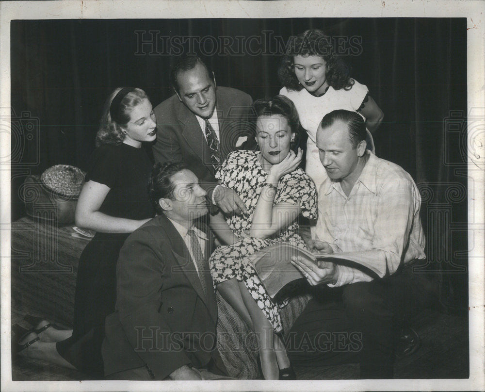 1945 Press Photo Muriel Lawrence,T. Marlowe,J.Novotna,S Kozakevich,J Jennings - Historic Images