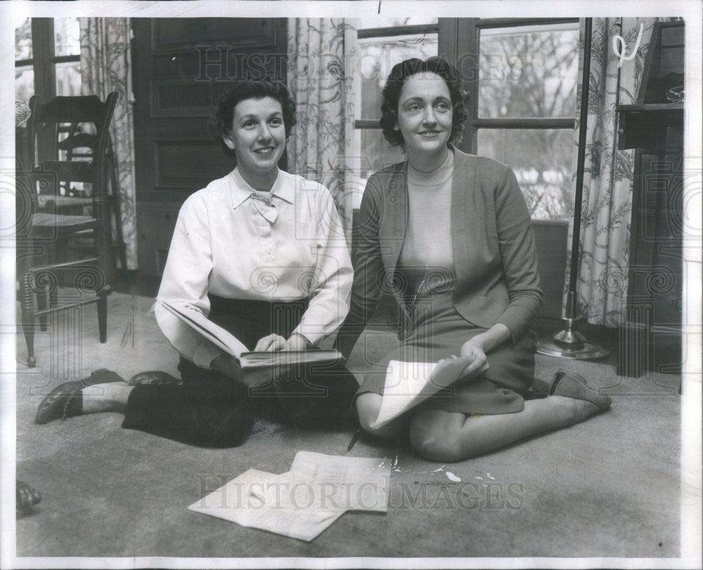 1958 Press Photo Mrs Bruce MacFarland &amp; Mrs Lloyd Bowers Get Ready For Easter - Historic Images