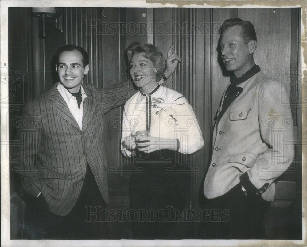 1959 Press Photo Mr &amp; Mrs Charles Murphy Jr at an Informal Dinner - Historic Images