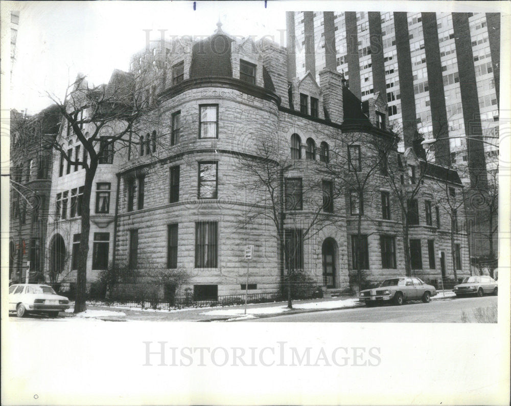 1985 Press Photo Charles Murphy Had Lived in Gold Coast Mansion Ordered Out - Historic Images