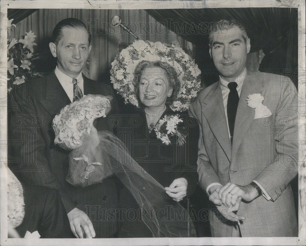 1949 Press Photo Norm Garlack,Mrs Wm H Murphy,Brad Eben,hat contest - Historic Images