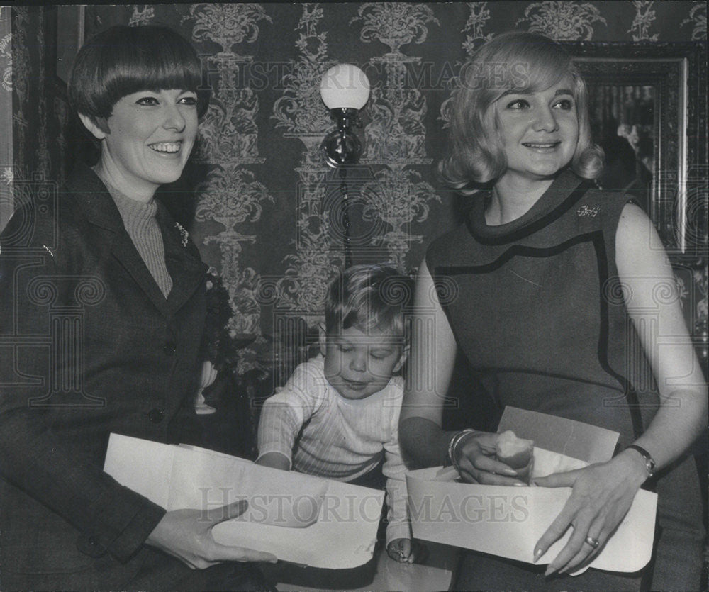 1965 Press Photo Mrs. Richard M. Shure Son Andrew Shure Mrs. James R. Loewenberg - Historic Images